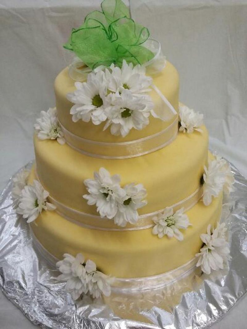 Svatební dort patrový kopretiny